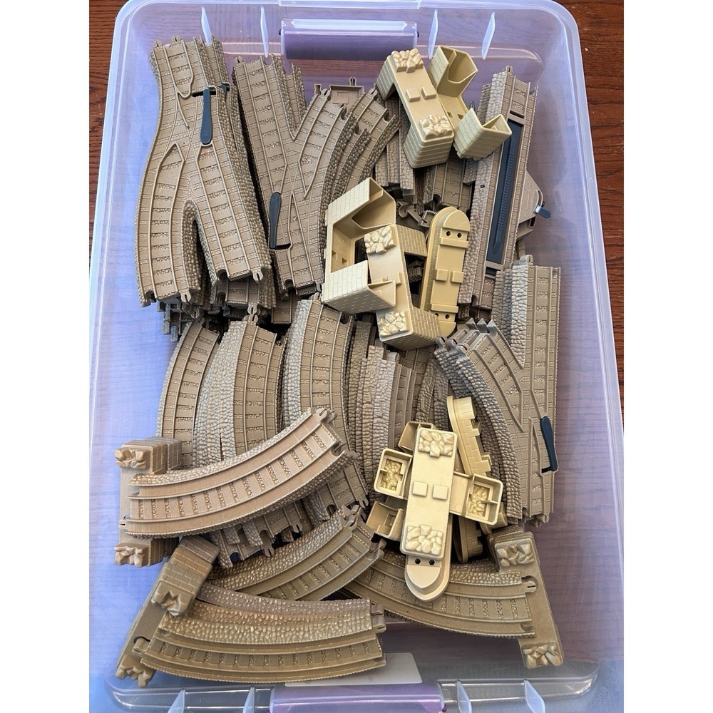 Thomas The Tank Engine Trackmaster 2009 Gullane‎ Plastic Train Track 131 Pieces